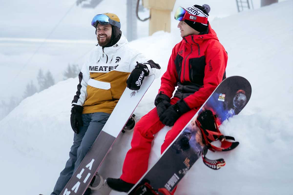 SNOWBOARD